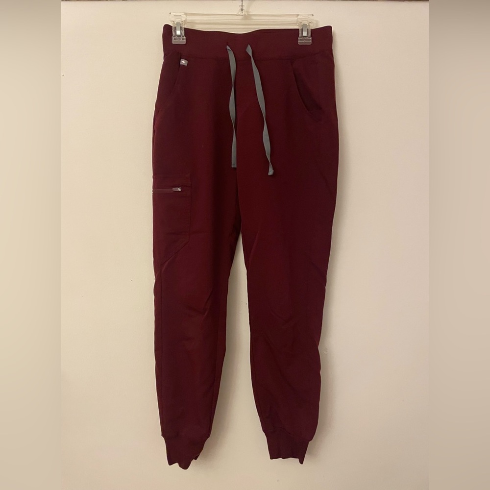FIGS Zamora jogger scrub pants size XS burgundy
